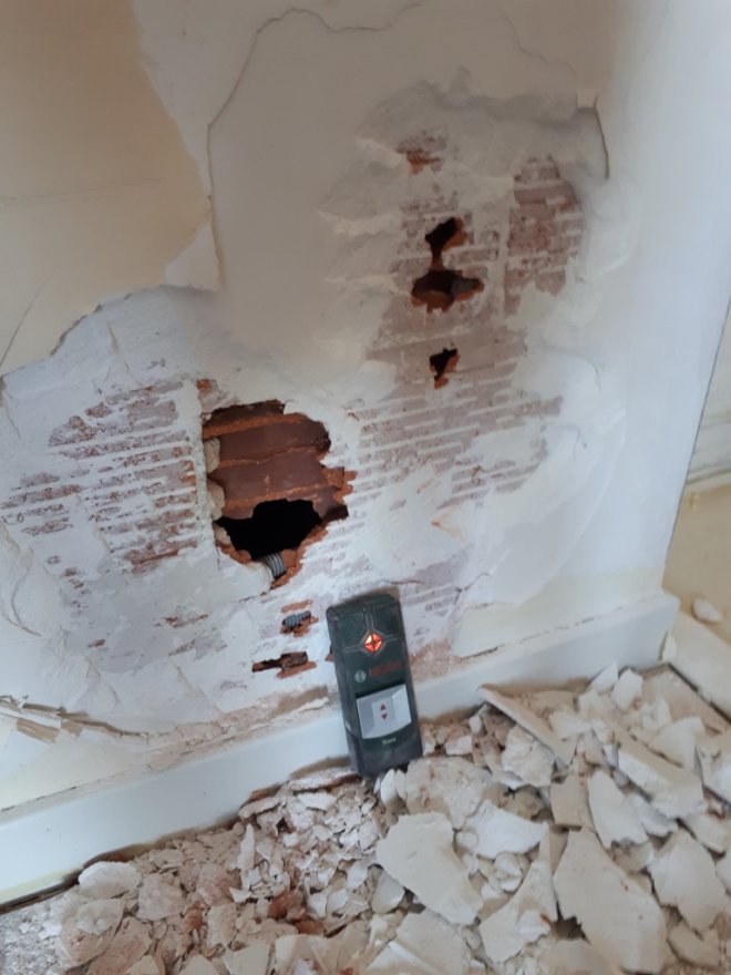 Surprise avant la dépose du placard !