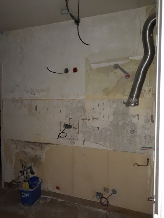 Travail de l'électricien à mis parcours