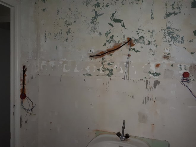 Travail de l'électricien à mis parcours