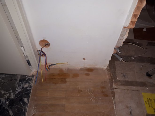 Travail de l'électricien à mis parcours