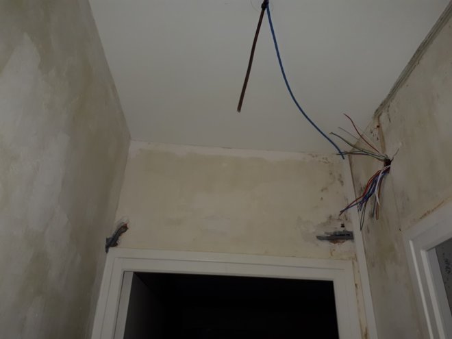 Travail de l'électricien à mis parcours