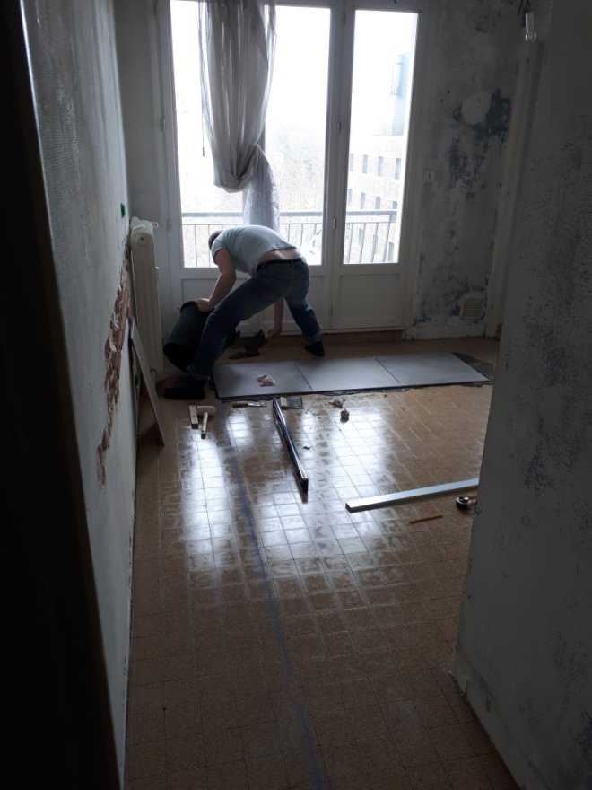 Pose des premiers carreaux