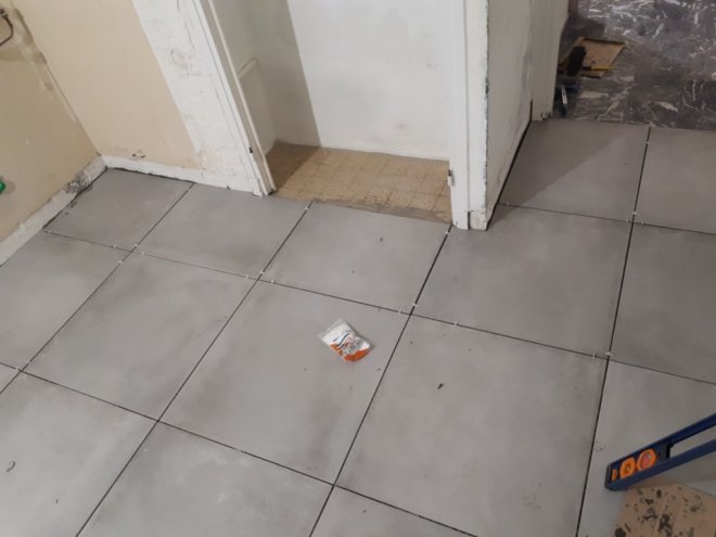 Sixième jour de carrelage